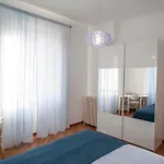 Bright And Comfy In A Beautiful Contemporary Home