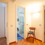 Bright And Comfy In A Beautiful Contemporary Home