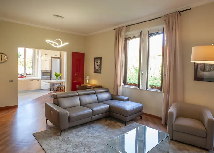 Bright And Comfy In A Beautiful Contemporary Home