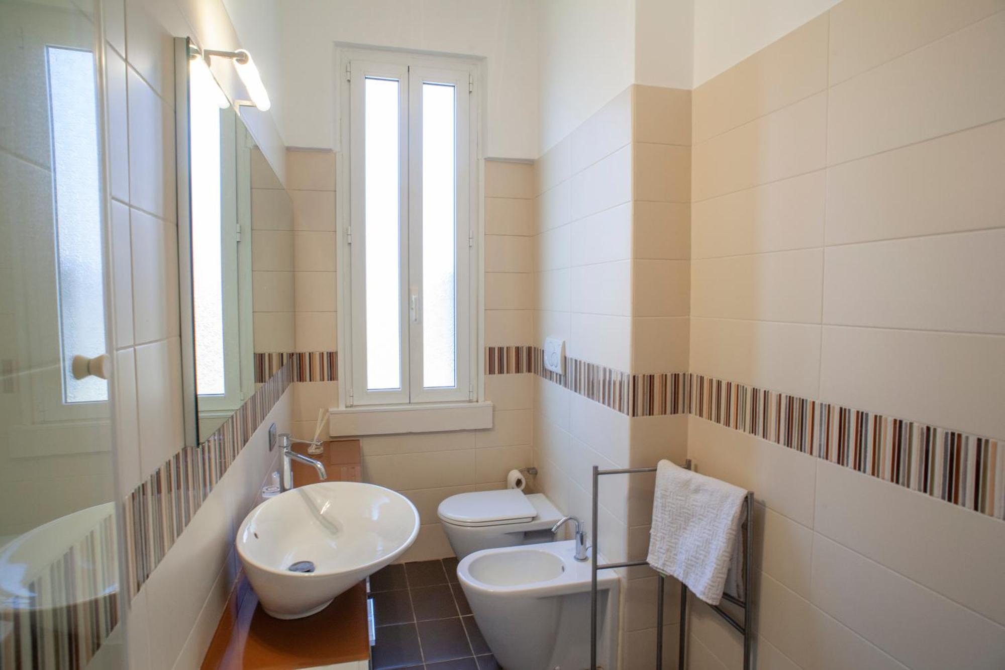 Bright And Comfy In A Beautiful Contemporary Milan