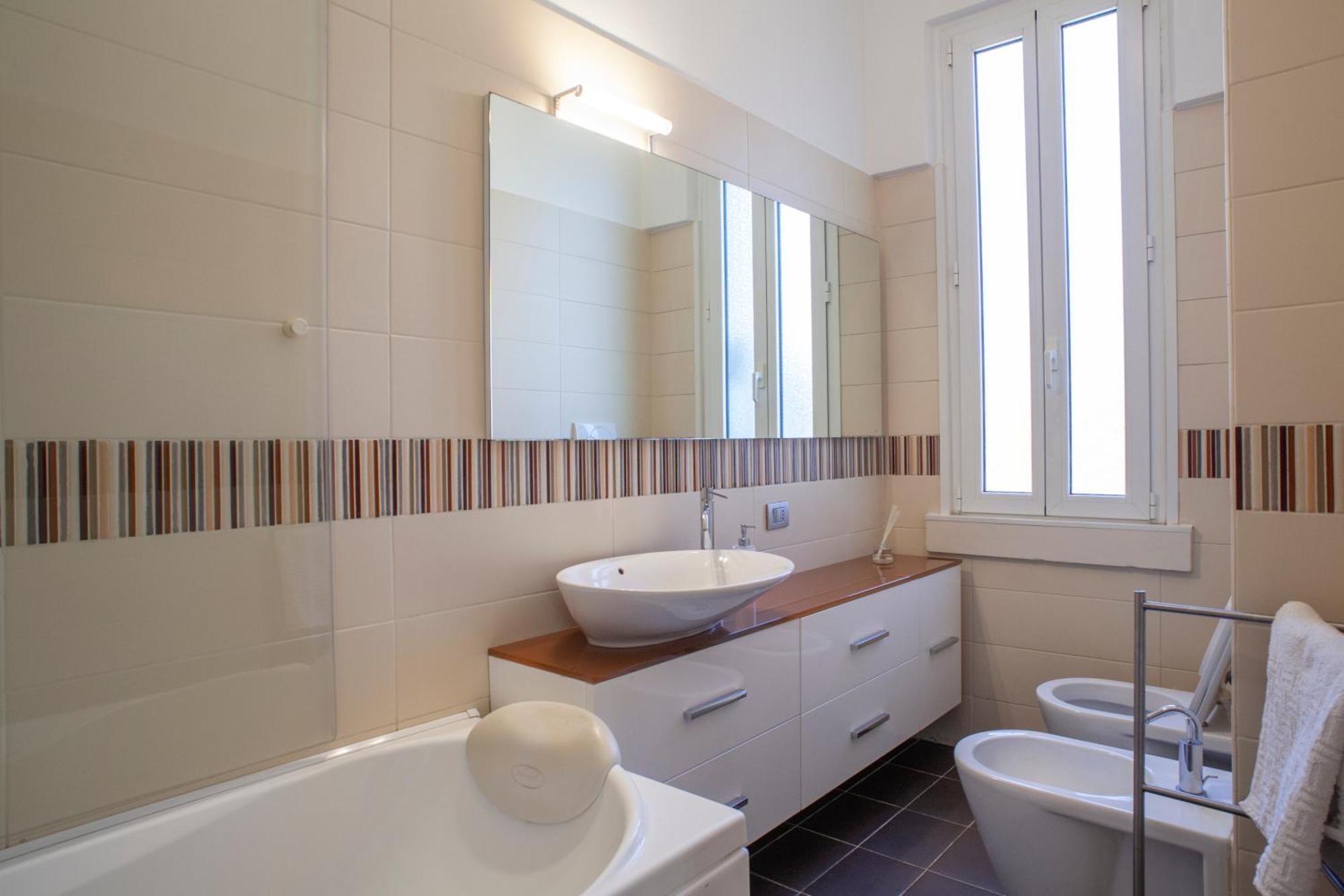 Bright And Comfy In A Beautiful Contemporary Appartement