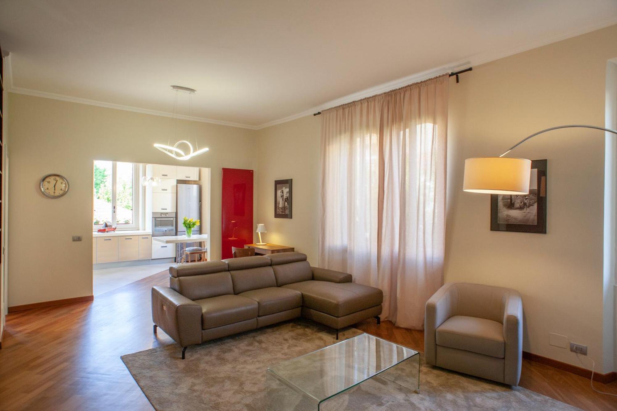 Bright And Comfy In A Beautiful Contemporary Milan